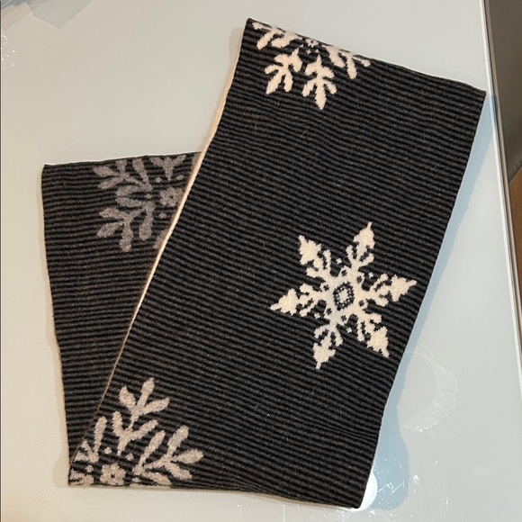 Reversible wool angora snowflake scarf Eddie Bauer - Picture 2 of 9